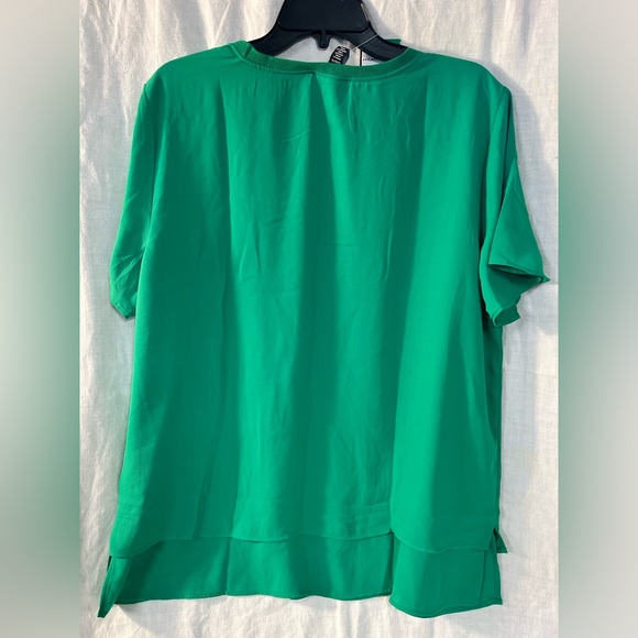 Vibrant Green Short Sleeve Women's Top - Picture 6 of 13